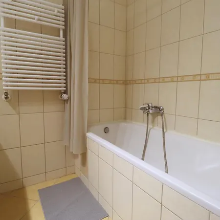 New Mester With Balcony&ac Apartament *